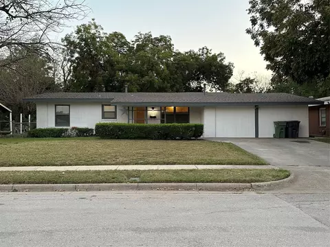 2422 Cloverdale St, Arlington, TX 76010