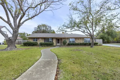 600 Hunter St, Bonham, TX 75418