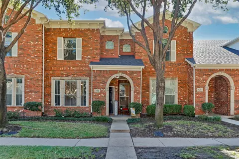 532 Legends Dr, Lewisville, TX 75057