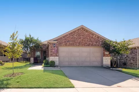 900 Freedom Ln, Aubrey, TX 76227