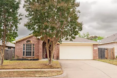 5731 Vandalia Trl, Arlington, TX 76017