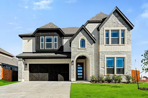 537 Holiday Ave, Waxahachie, TX 75165
