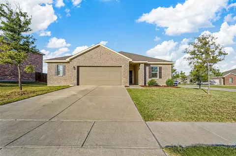 301 Gypsum Ln, Glenn Heights, TX 75154