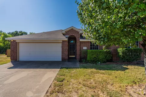 202 Canyon Lake Dr, Wylie, TX 75098