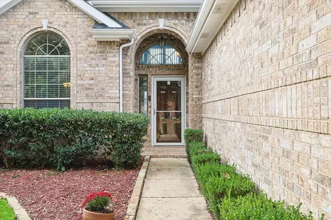 2704 Twinflower Dr, Fort Worth, TX 76244