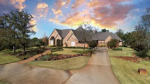 811 Russell Ln, Denison, TX 75021