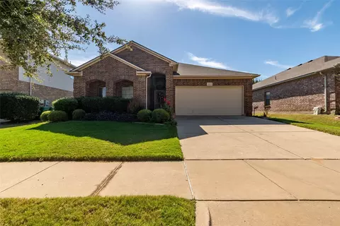3229 Stonecrop Trl, Argyle, TX 76226