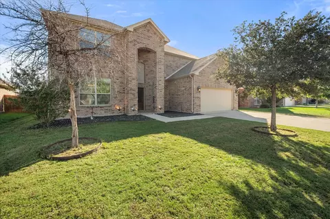 516 Scarlet Trl, Saginaw, TX 76179