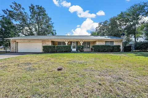 712 Chambers Creek Dr, Everman, TX 76140