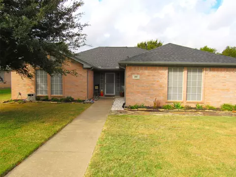 400 Dakota Dr, Joshua, TX 76058