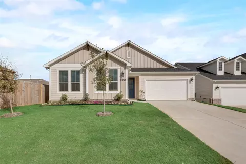 1200 Flatwater Trl, Crowley, TX 76036