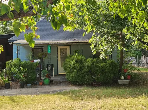 603 N 1st St, Midlothian, TX 76065