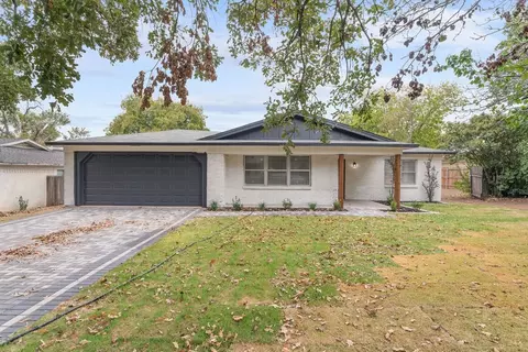 505 Martin Ln, Euless, TX 76040