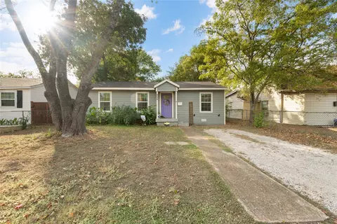 613 N Henry St, Lancaster, TX 75146