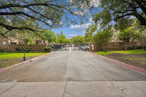 4345 Bellaire Dr S #136S, Fort Worth, TX 76109
