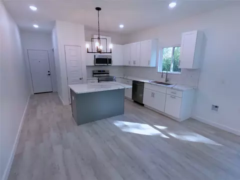 Entry Way - 1700 Dixie St, Commerce, TX 75428 photo 1 of 1