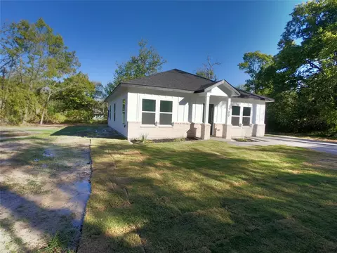 Exterior - 1700 Dixie St, Commerce, TX 75428 photo 3 of 5