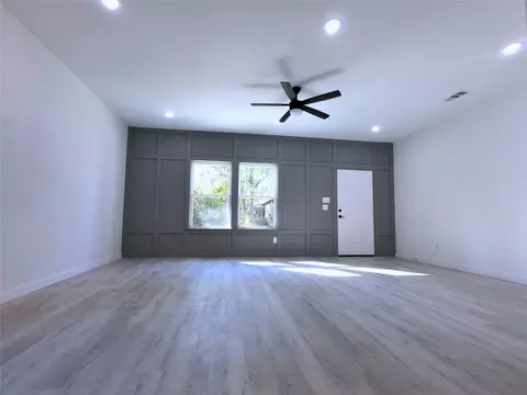 Living - 1700 Dixie St, Commerce, TX 75428 photo 3 of 6