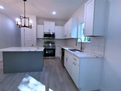 Kitchen - 1700 Dixie St, Commerce, TX 75428 photo 1 of 4
