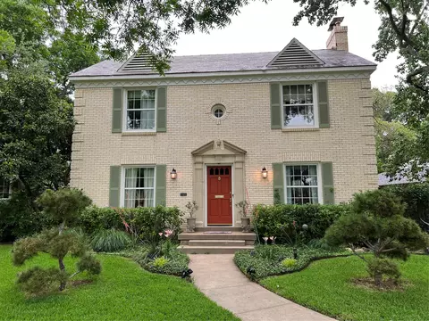 1943 Mayflower Dr, Dallas, TX 75208