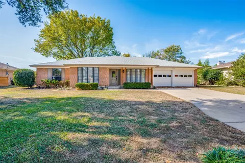 3613 Holland Dr, North Richland Hills, TX 76180
