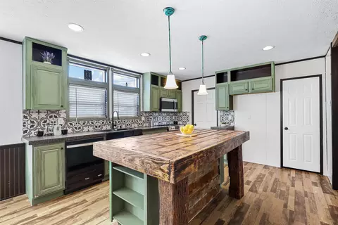 600 Newsom Rd, Azle, TX 76020