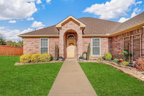 220 Meadowside Dr, Mansfield, TX 76063