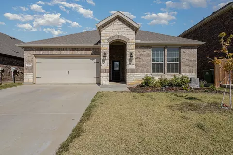 11217 Los Alamos Dr, Aubrey, TX 76227