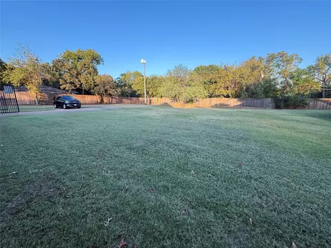 3300 Brown Trl, Bedford, TX 76021