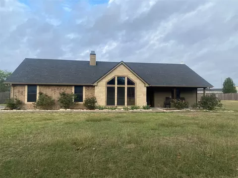 809 El Campo Dr, Rio Vista, TX 76093