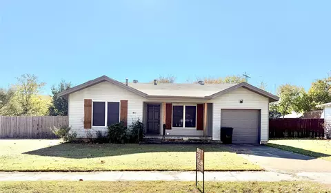 308 E Mustang St, Crowley, TX 76036