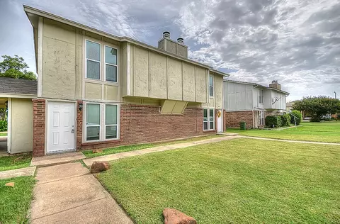 536 Norwood Cir E, Arlington, TX 76013