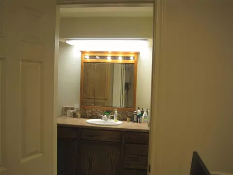 Bath - 409 E Boyd Ave, Boyd, TX 76023 photo 1 of 1