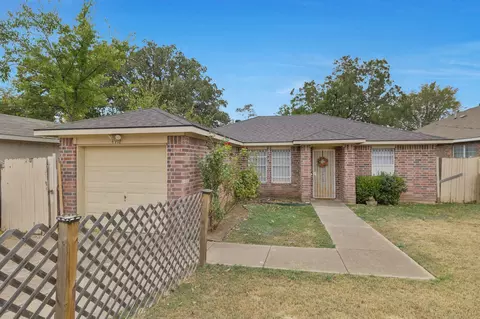 4912 Elgin St, Fort Worth, TX 76105