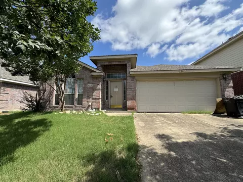 4512 Stepping Stone Dr, Fort Worth, TX 76123