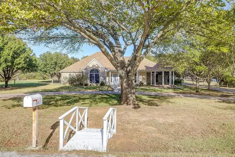 4009 Oakview Cir, Alvarado, TX 76009