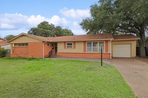 1108 W Brockett St, Sherman, TX 75092
