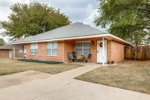 316 Shady Valley Dr, Mansfield, TX 76063