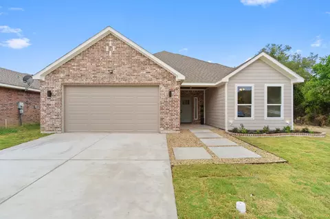 14065 Lost Spurs Rd, Roanoke, TX 76262