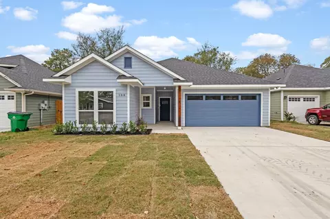 108 Flowers St, Waxahachie, TX 75165