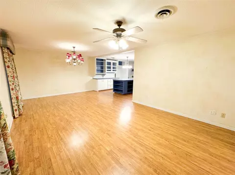 Living - 700 N Avenue K, Haskell, TX 79521 photo 1 of 5