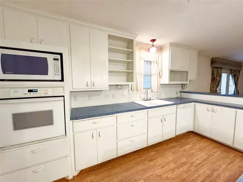 Kitchen - 700 N Avenue K, Haskell, TX 79521 photo 3 of 3
