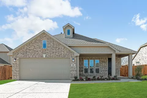 180 Creekside Dr, Sanger, TX 76266