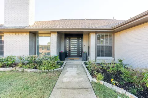 1812 Cross Bend Rd, Plano, TX 75023
