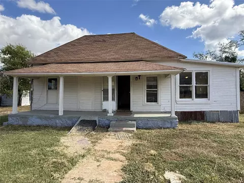 2805 Cleburne St, Brownwood, TX 76801