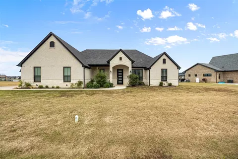4014 Upper Lake Cir, Granbury, TX 76049