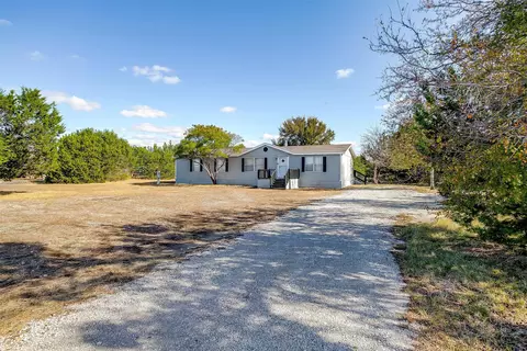 323 Brazos Ridge Dr, Weatherford, TX 76087