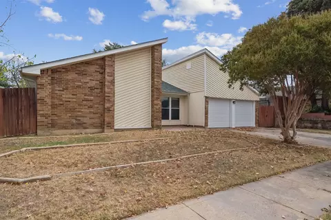 3200 Emerald St, Bedford, TX 76021