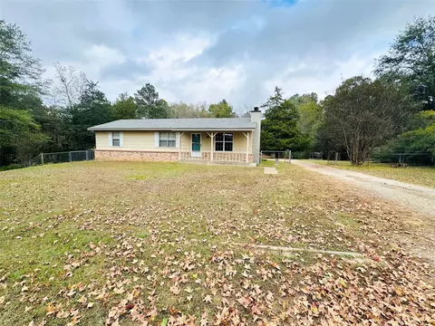 4225 N White Oak Rd, Gladewater, TX 75647