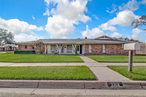 3308 Country Clb, Pantego, TX 76013